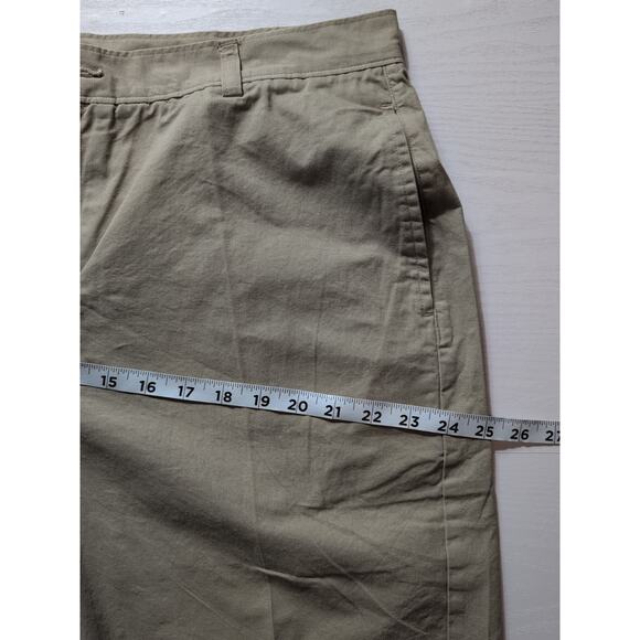 Disney World Mens Chino Shorts Size 38 Beige Flat Front Khaki Mickey Mouse New - Picture 13 of 16